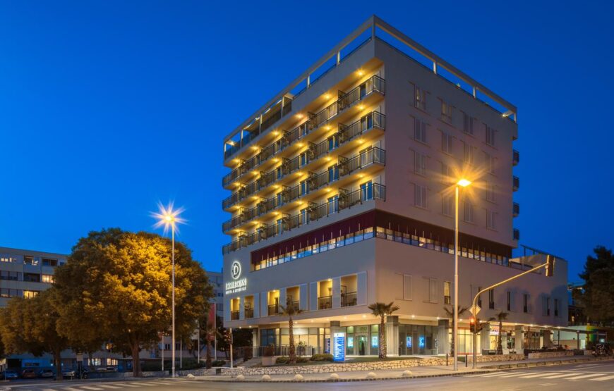 Dubai Deira Hotel
